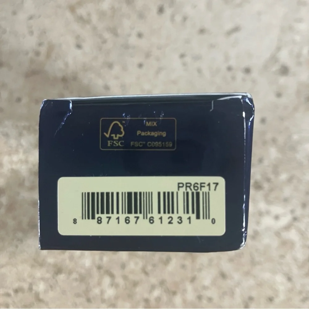 NIB Estee Lauder Futurist SkinTint Serum Foundation SPF 20 BONE 1W1
